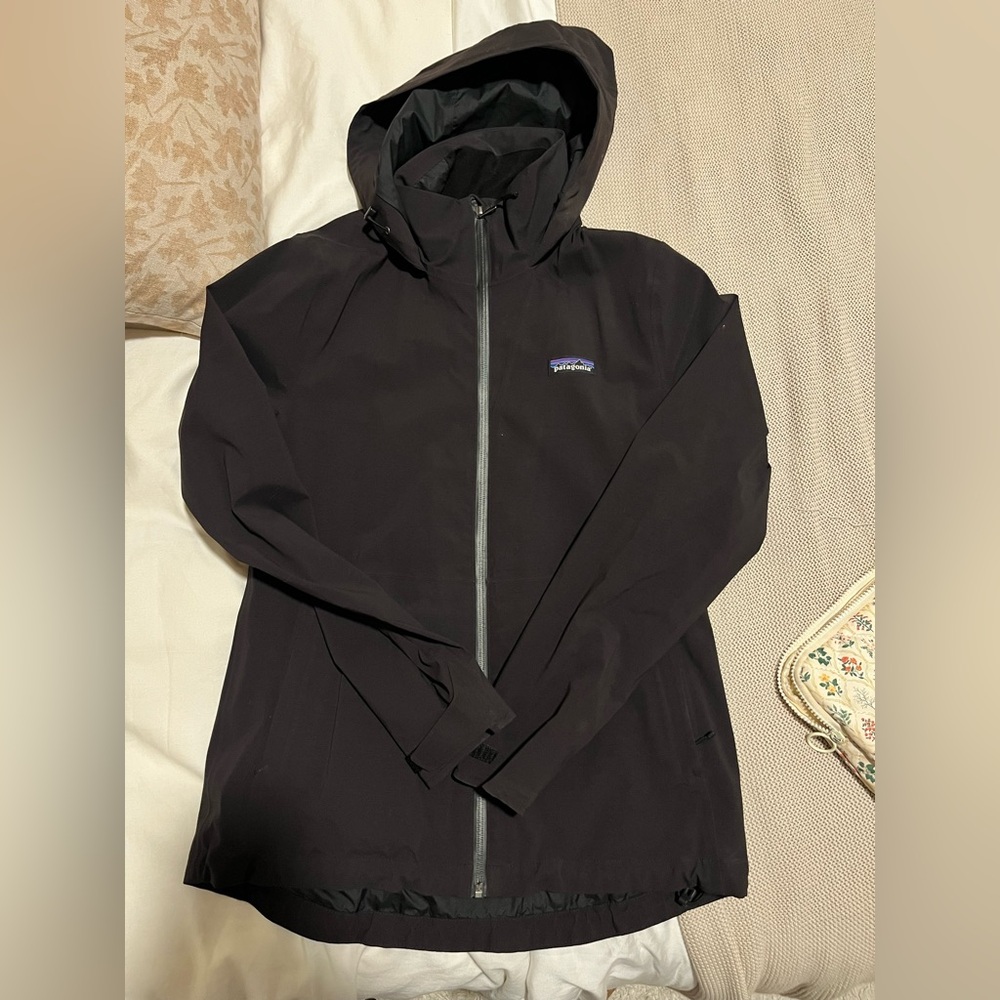 Women’s Patagonia Rain jacket